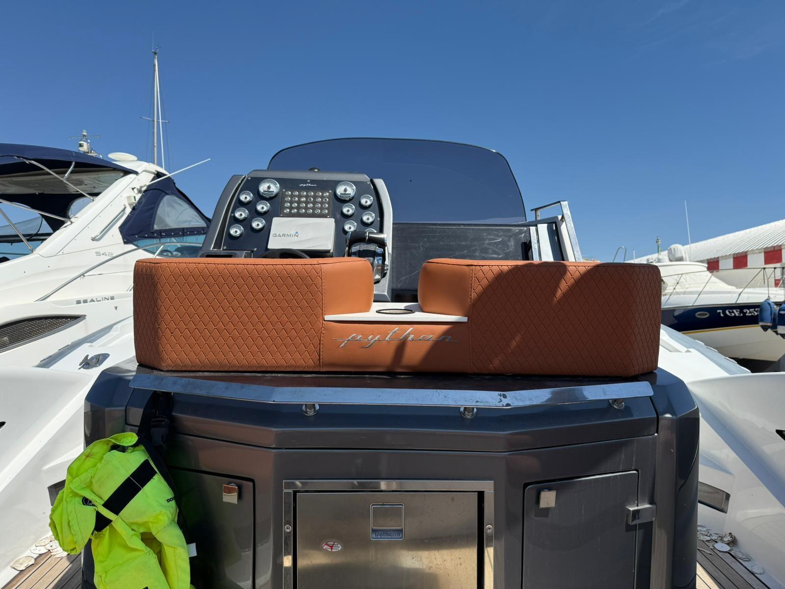 python yacht Python c33