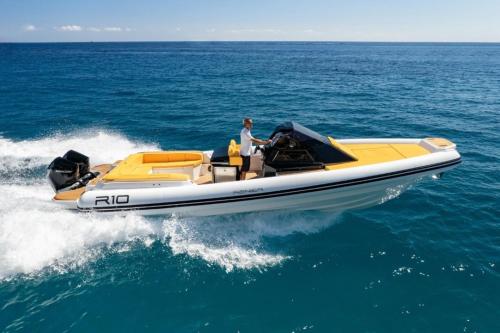 Renier r10 cabin tourer