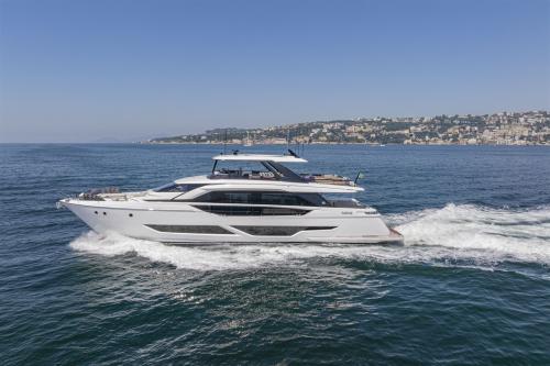 Ferretti yachts 860