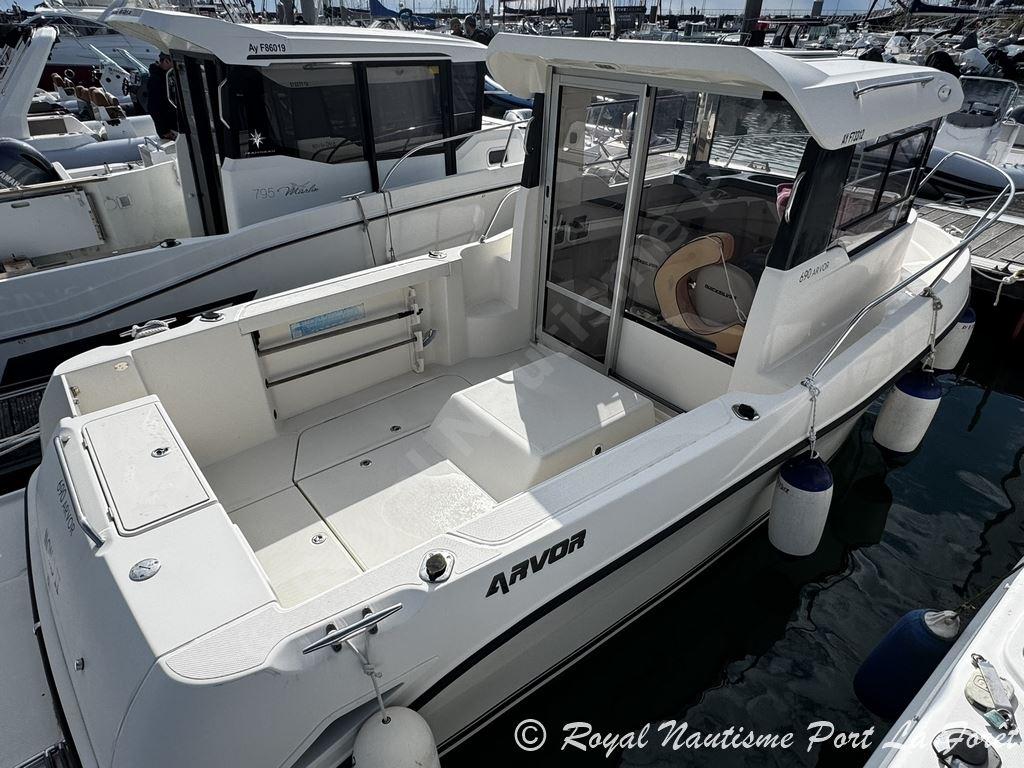 quicksilver Arvor 690 pilothouse