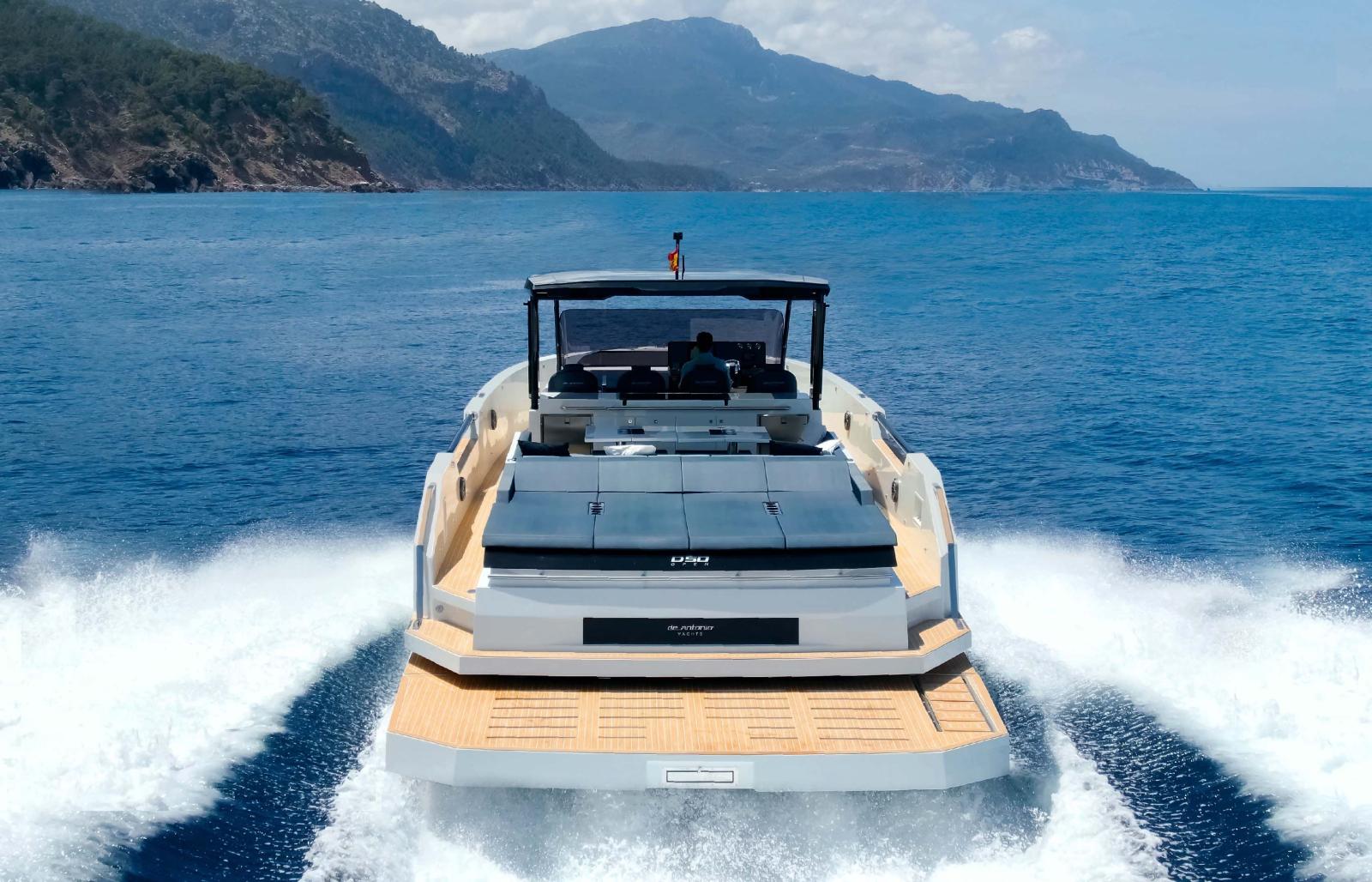 de antonio yachts D50 open