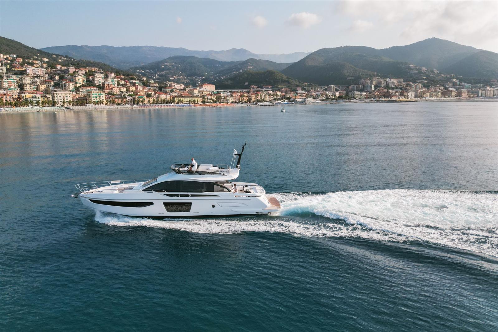 azimut S7 new decor moon