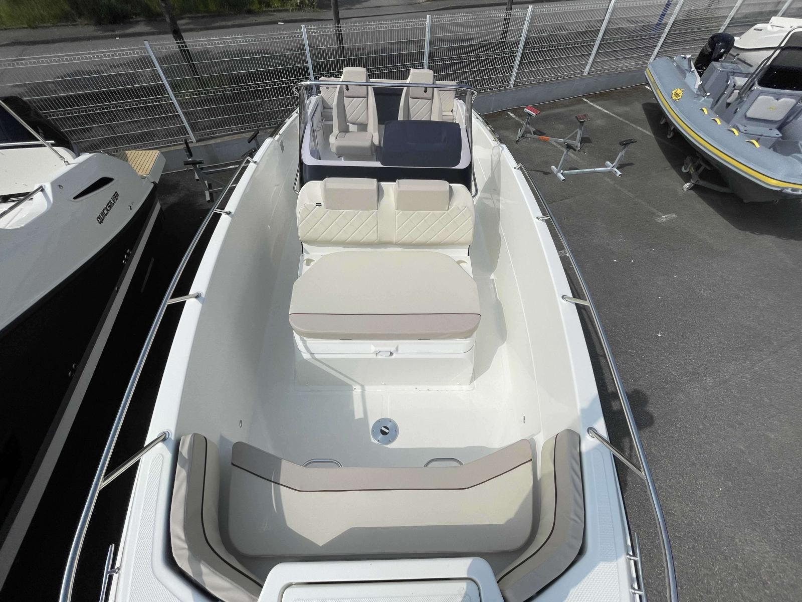 quicksilver 805 open