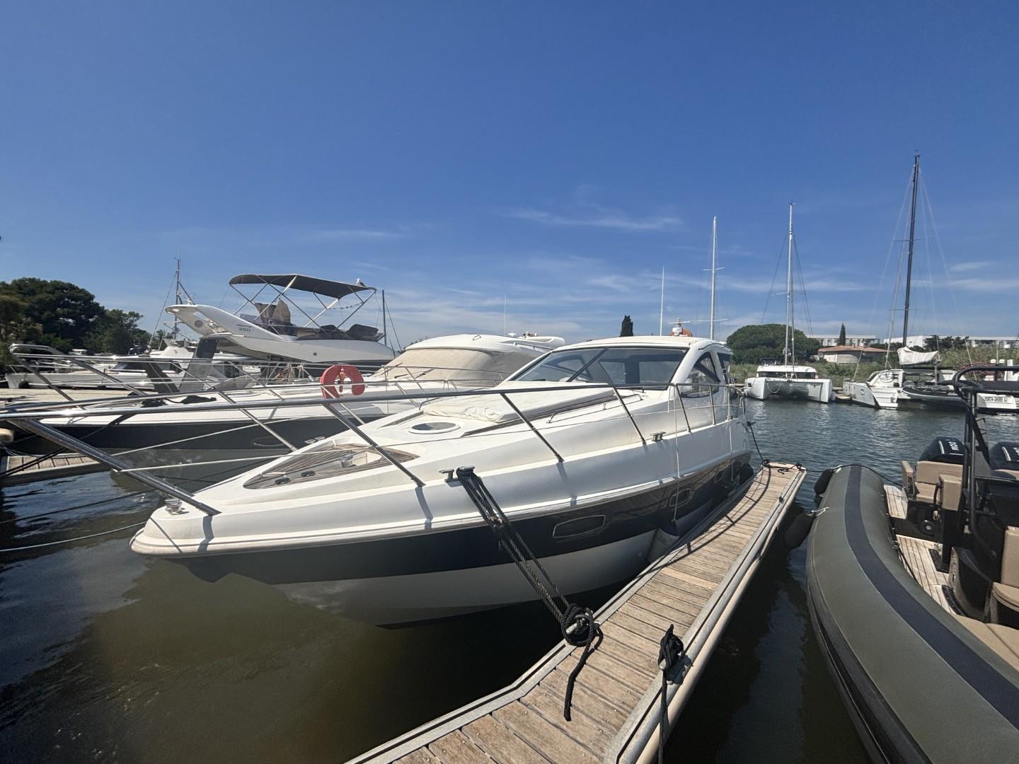 sealine S38