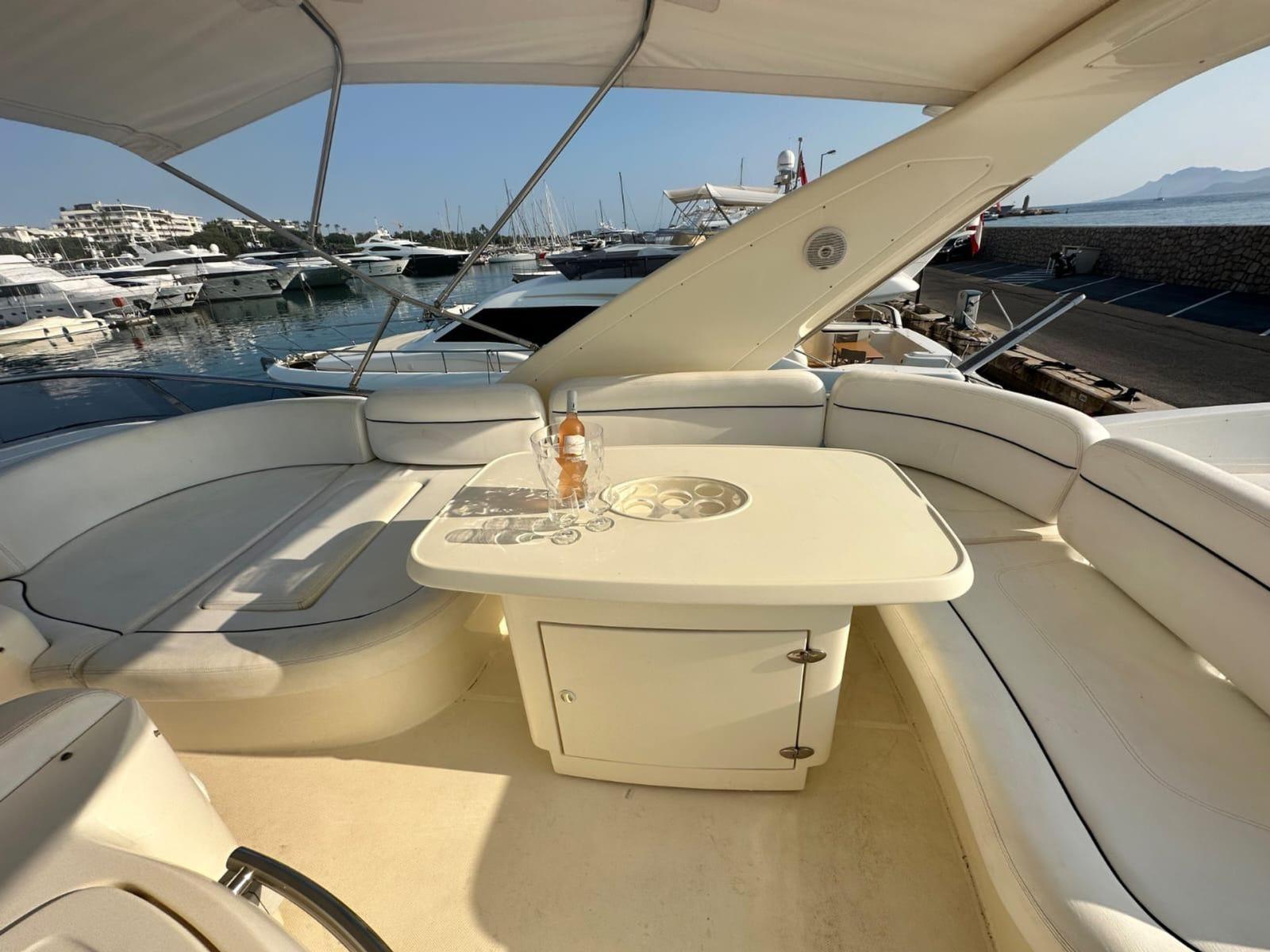 azimut 62