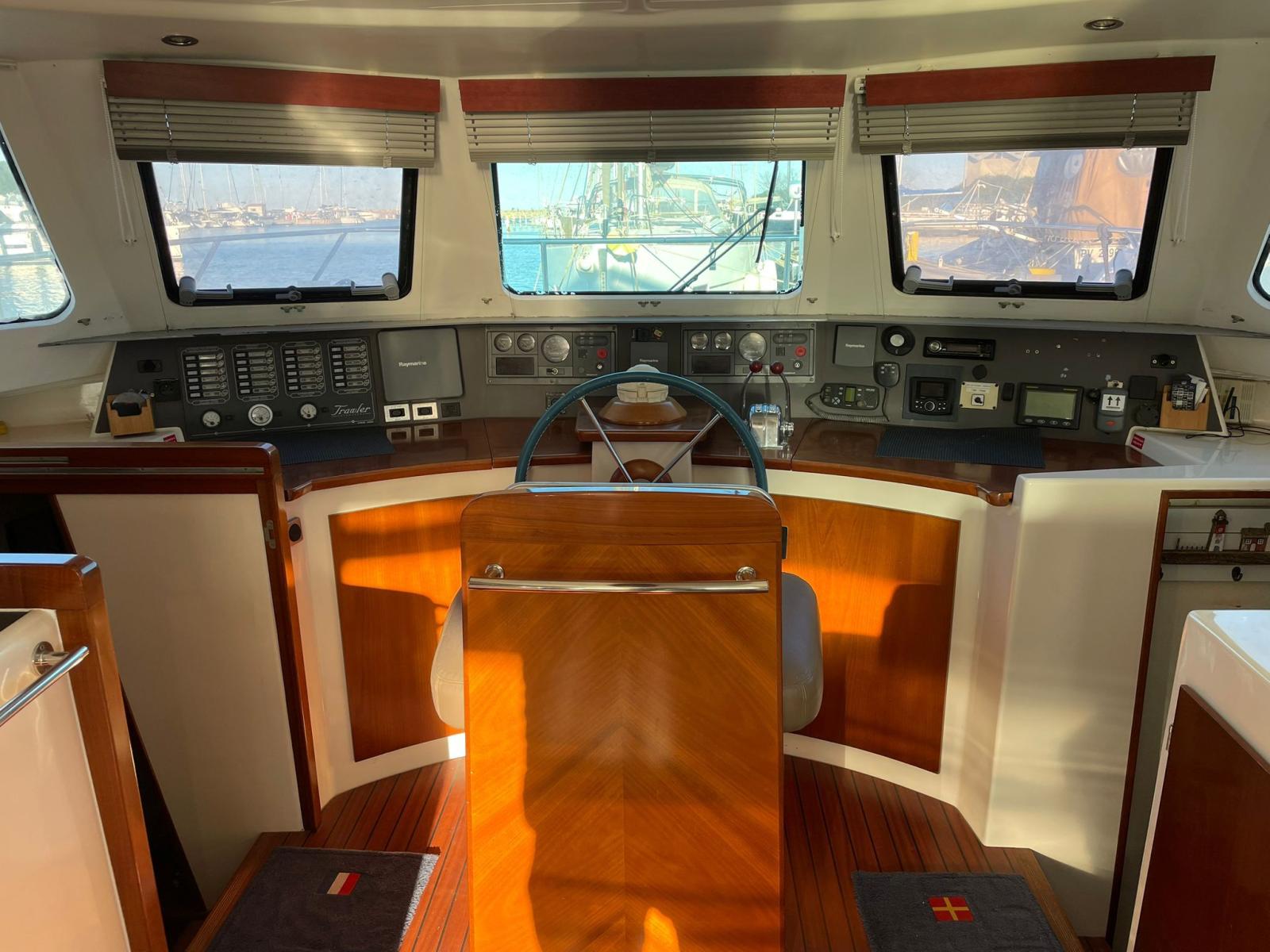 Catamaran Maryland. 37