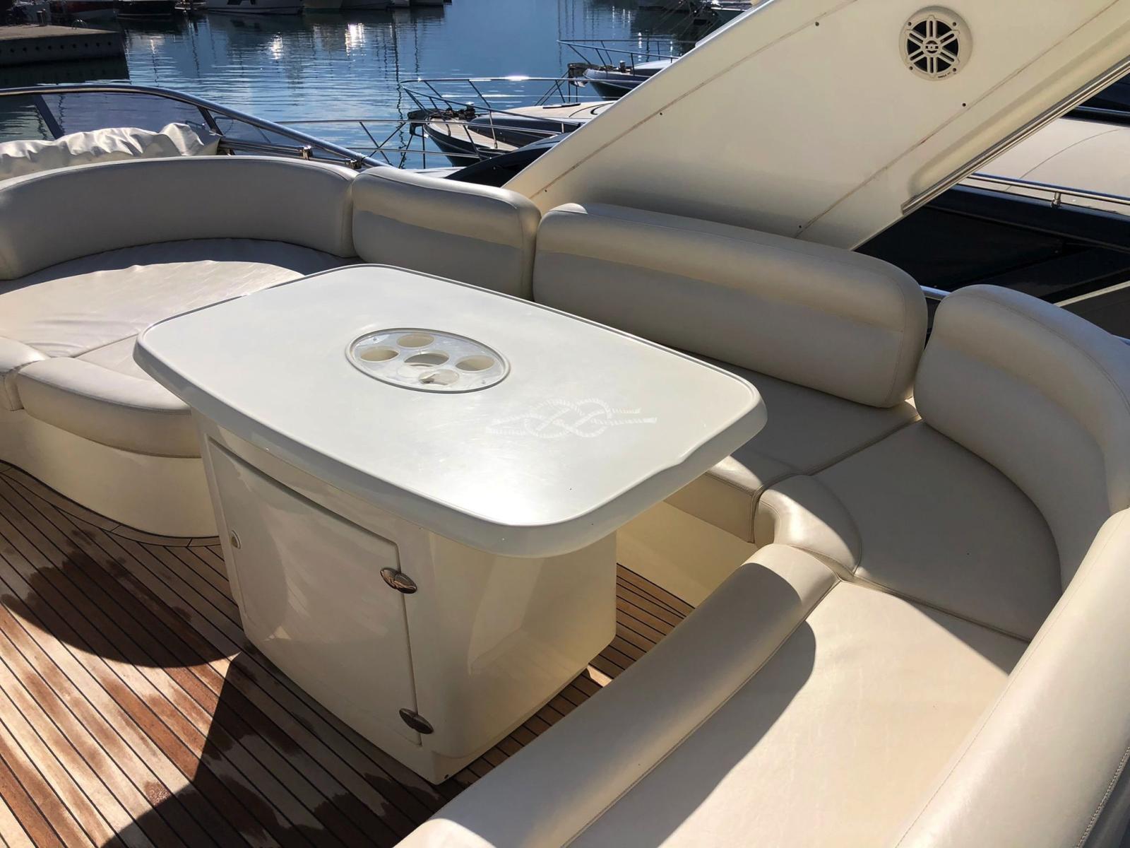 azimut 62
