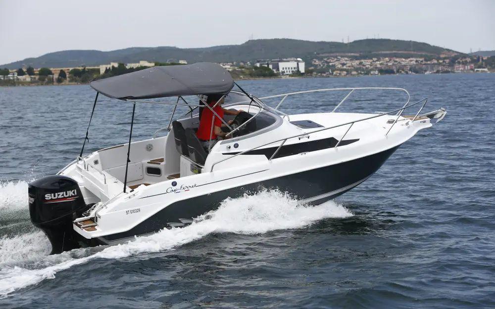 b2 marine Cap ferret 752 cruiser