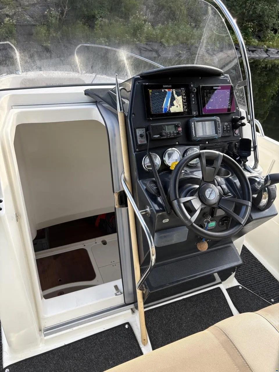 quicksilver Activ 805 open