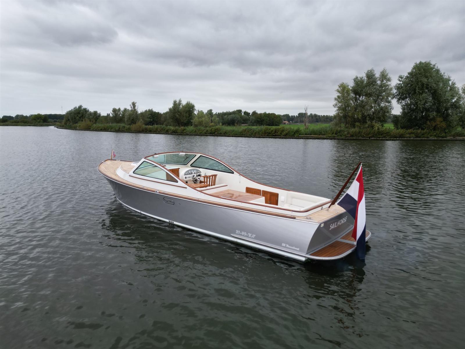 long island 33 runabout