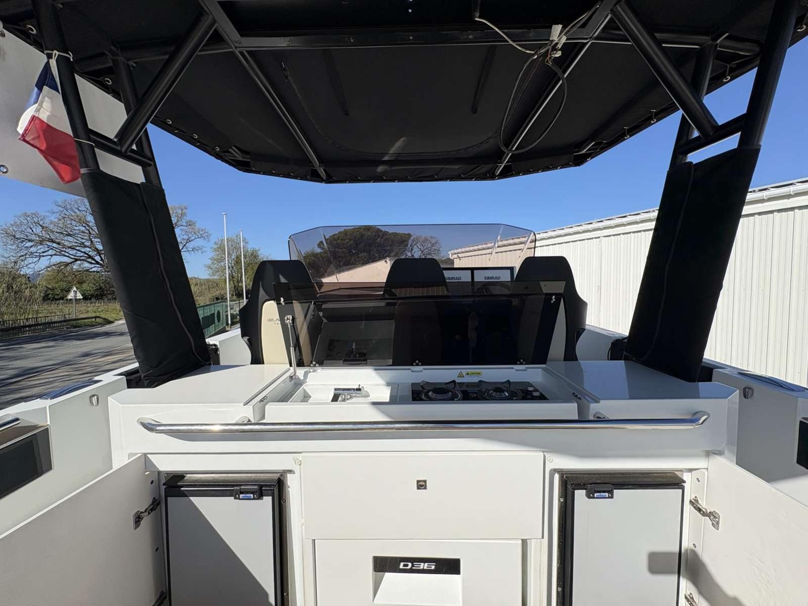 de antonio yachts D36 open
