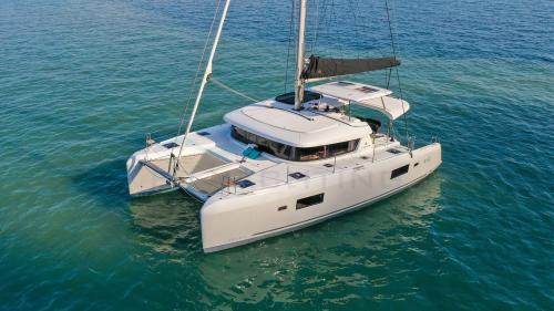 Lagoon 42