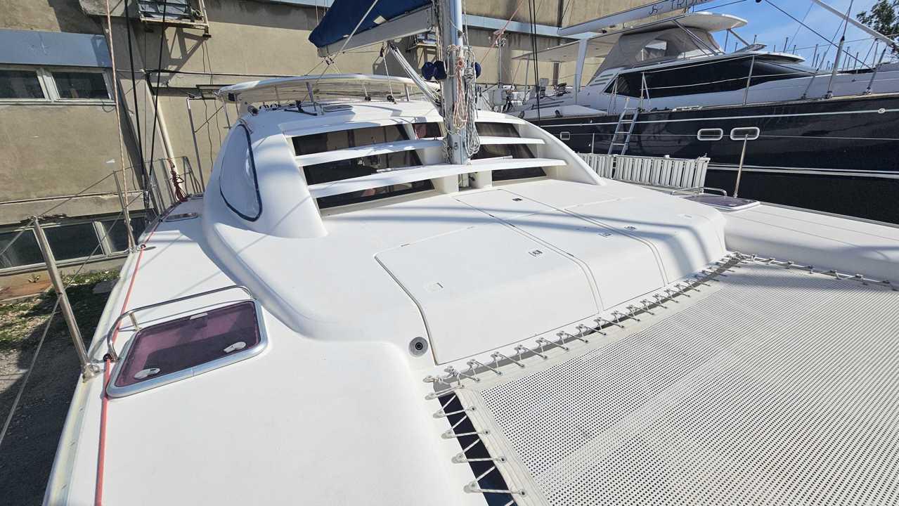 robertson and caine Leopard 40