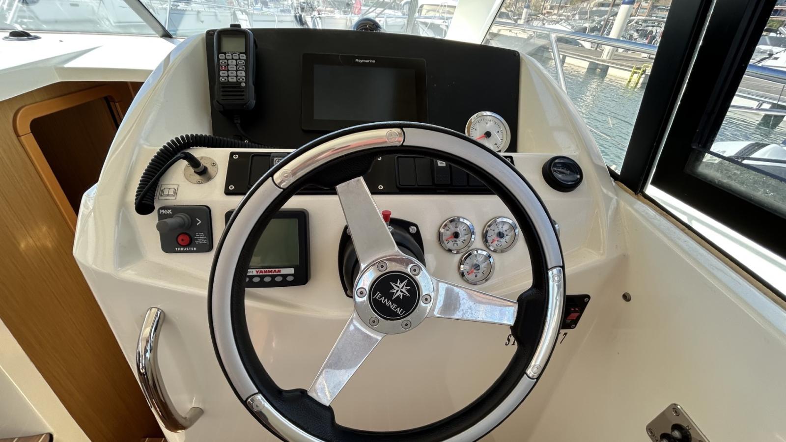 jeanneau Merry fisher 10