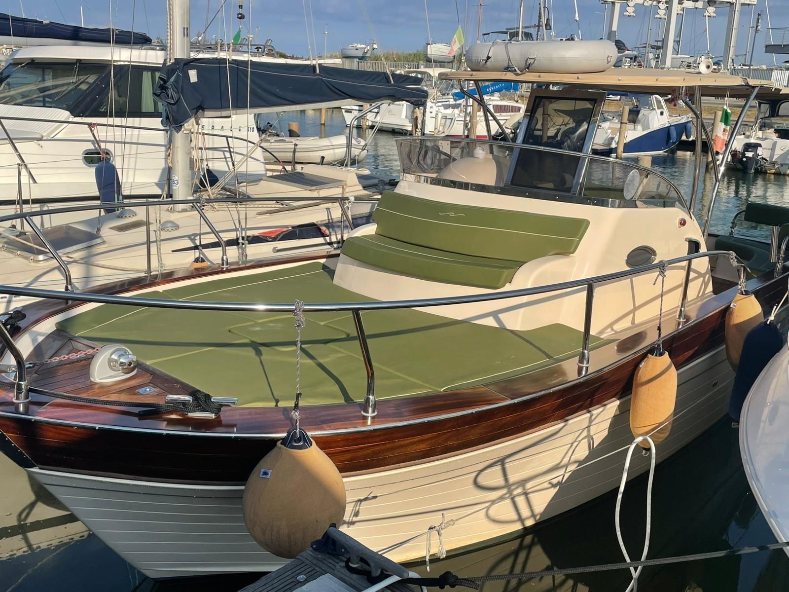 cantieri tirrenia Viveur 28 cabin