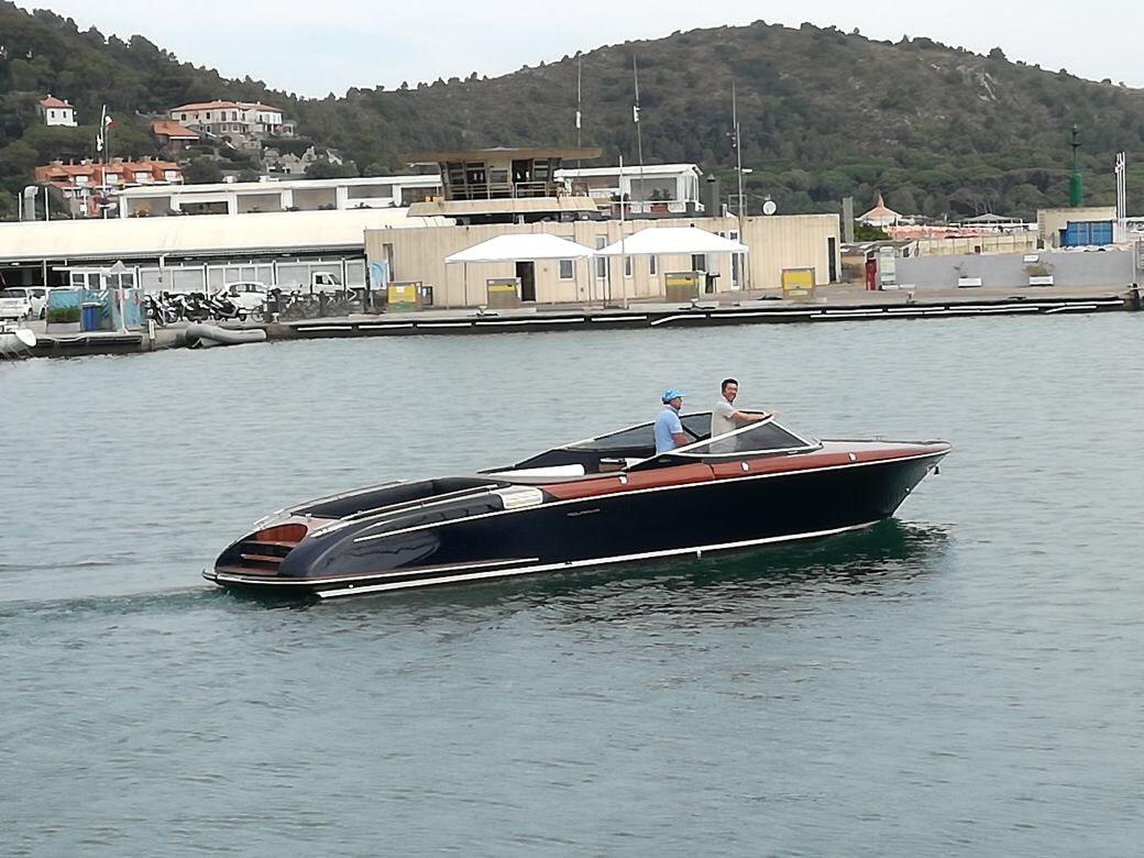 riva 33 aquariva