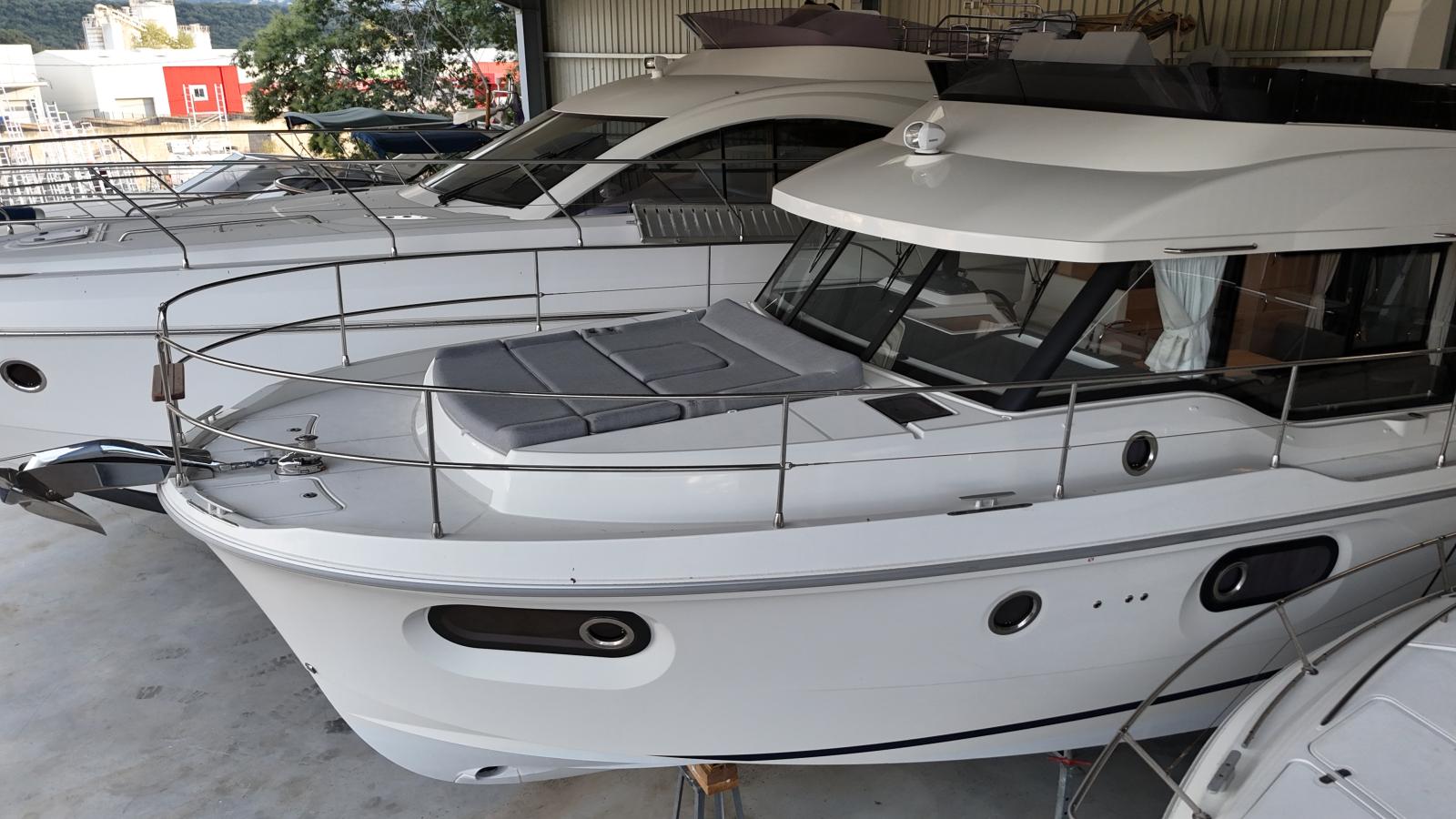 beneteau Swift trawler 41 fly