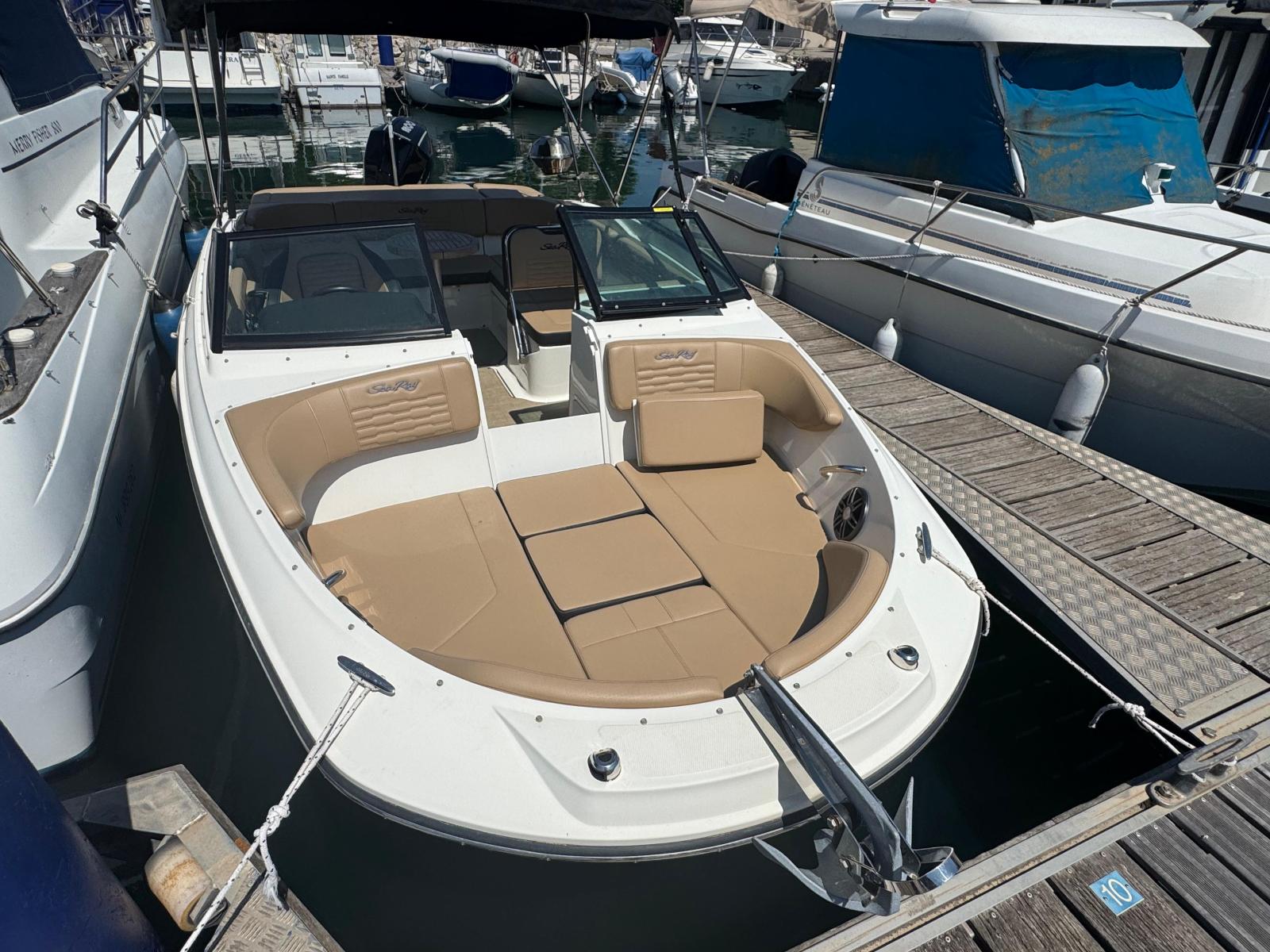 sea ray 210