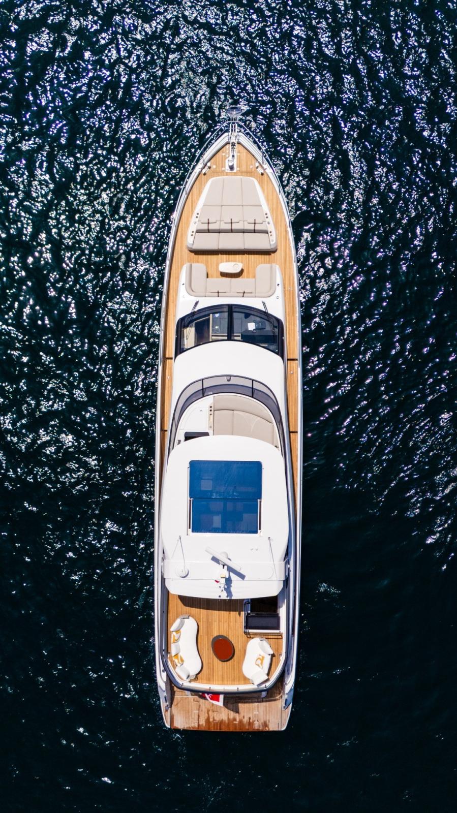 azimut 82 fly
