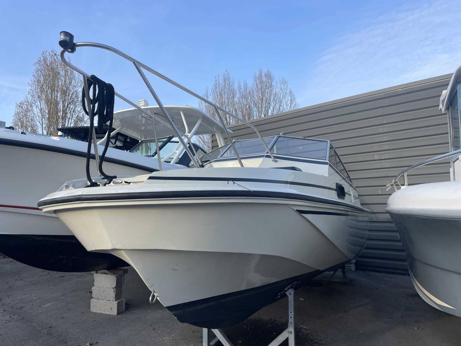boston whaler Revenge 22 wt