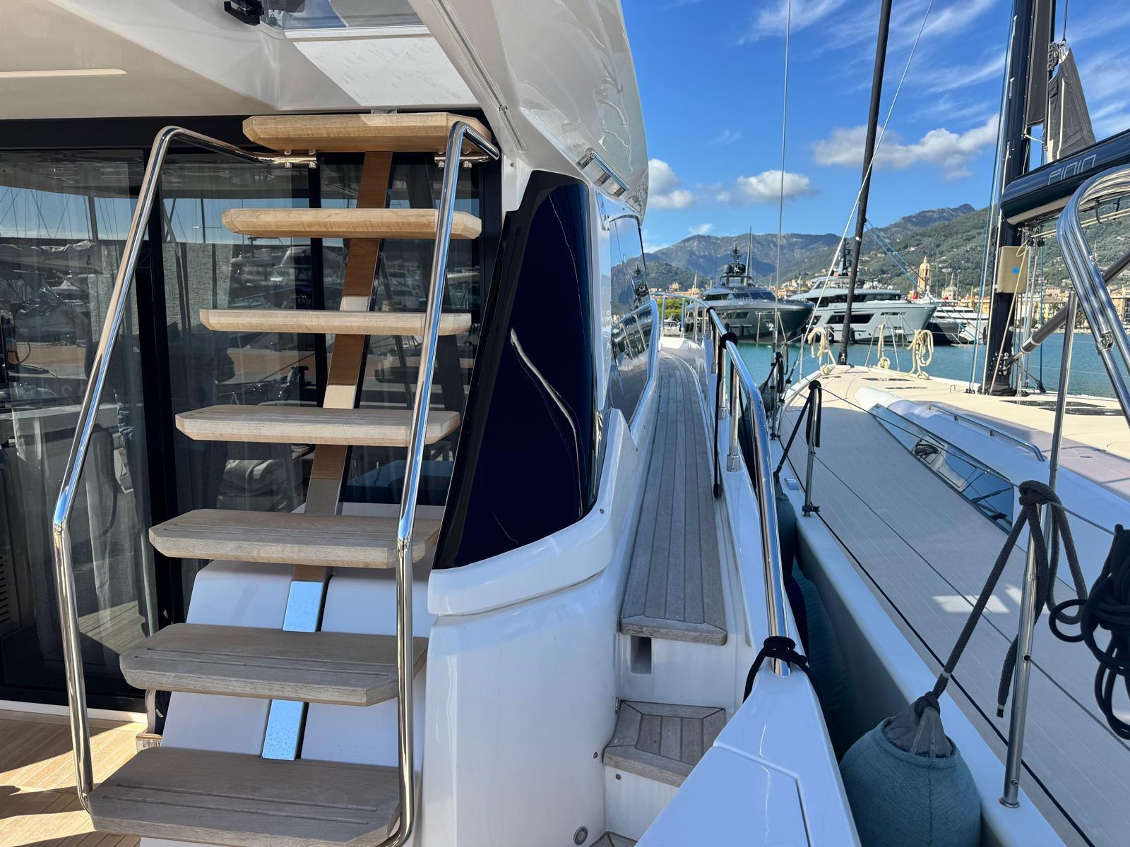 ferretti yachts 500