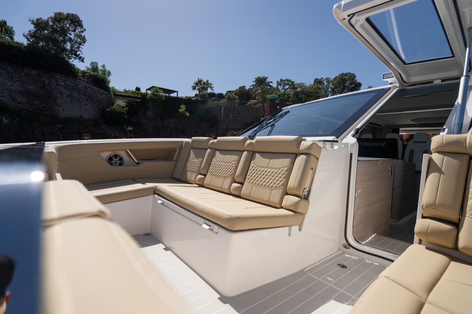 aquila 46 coupe expo