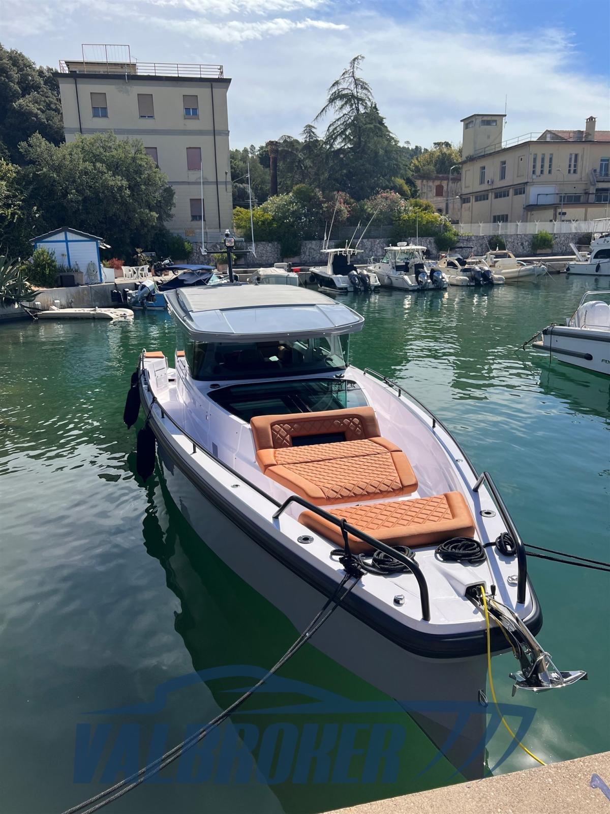 axopar 37 xc cross cabin