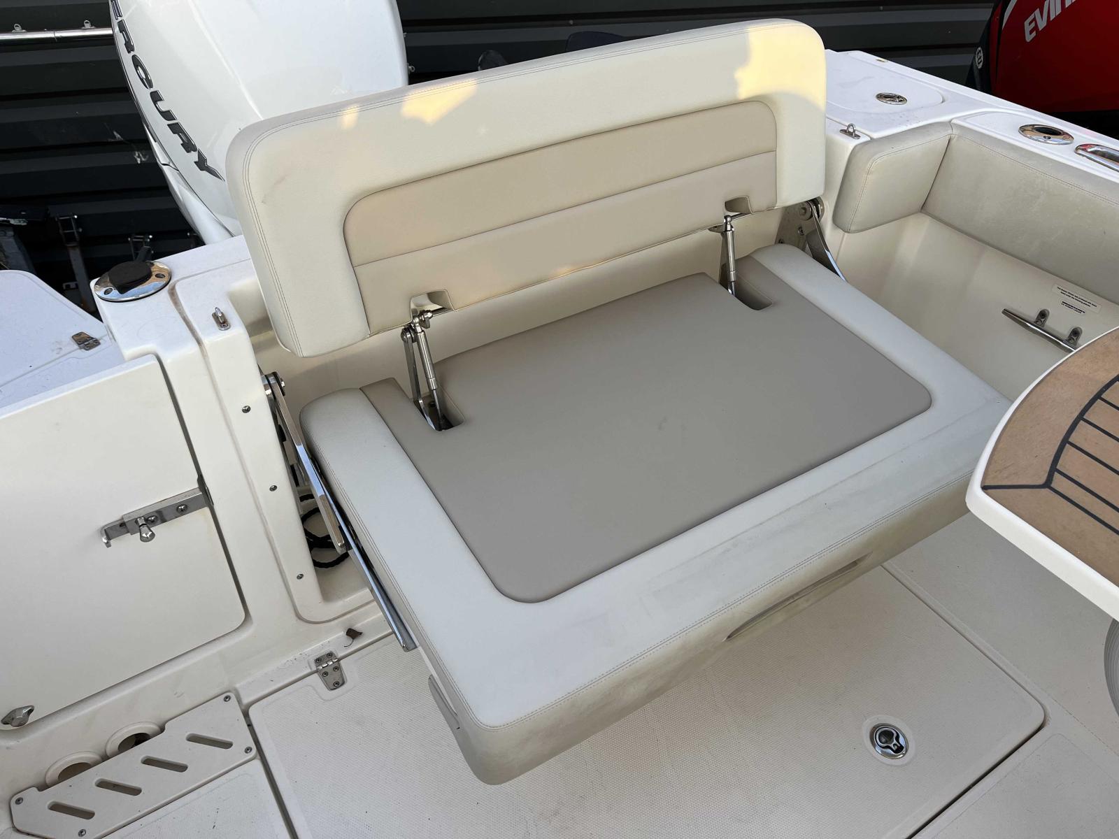 boston whaler 240 vantage
