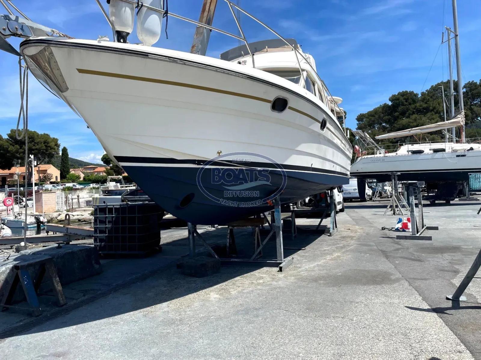 princess 330 fly