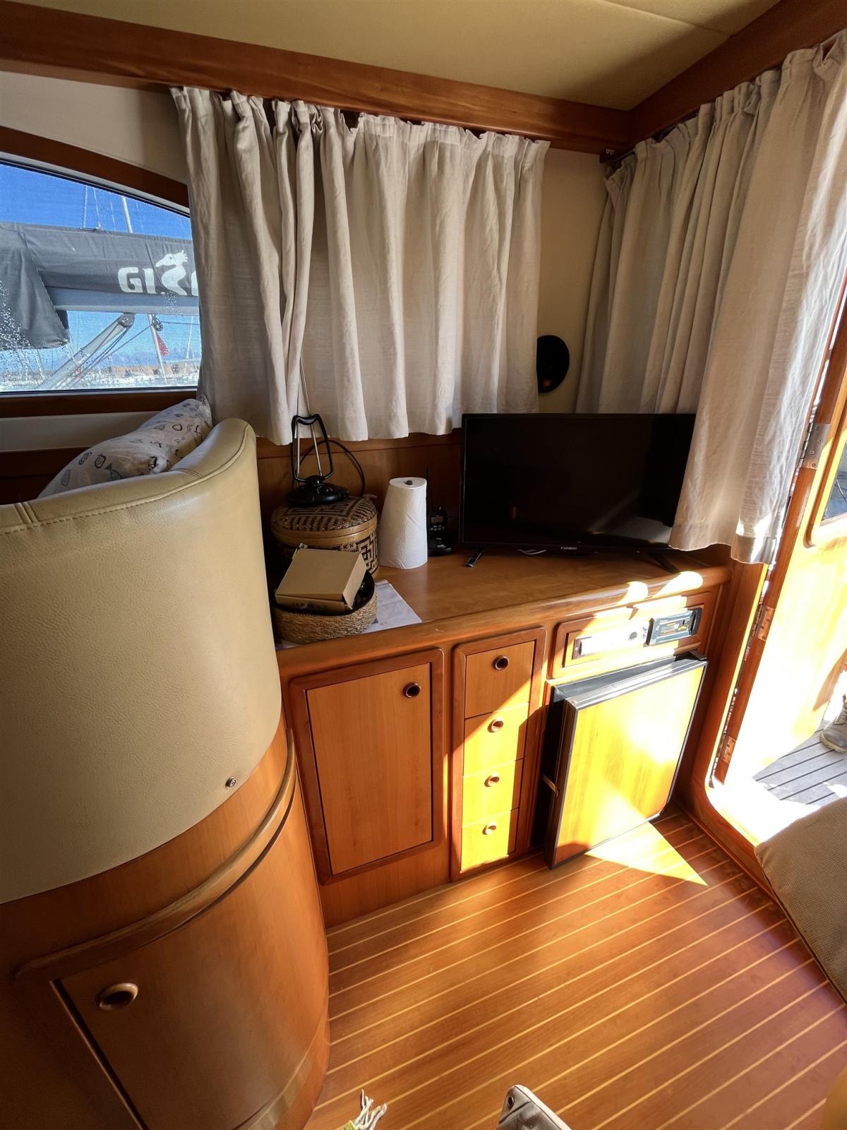 cantieri estensi 440 goldstar fly