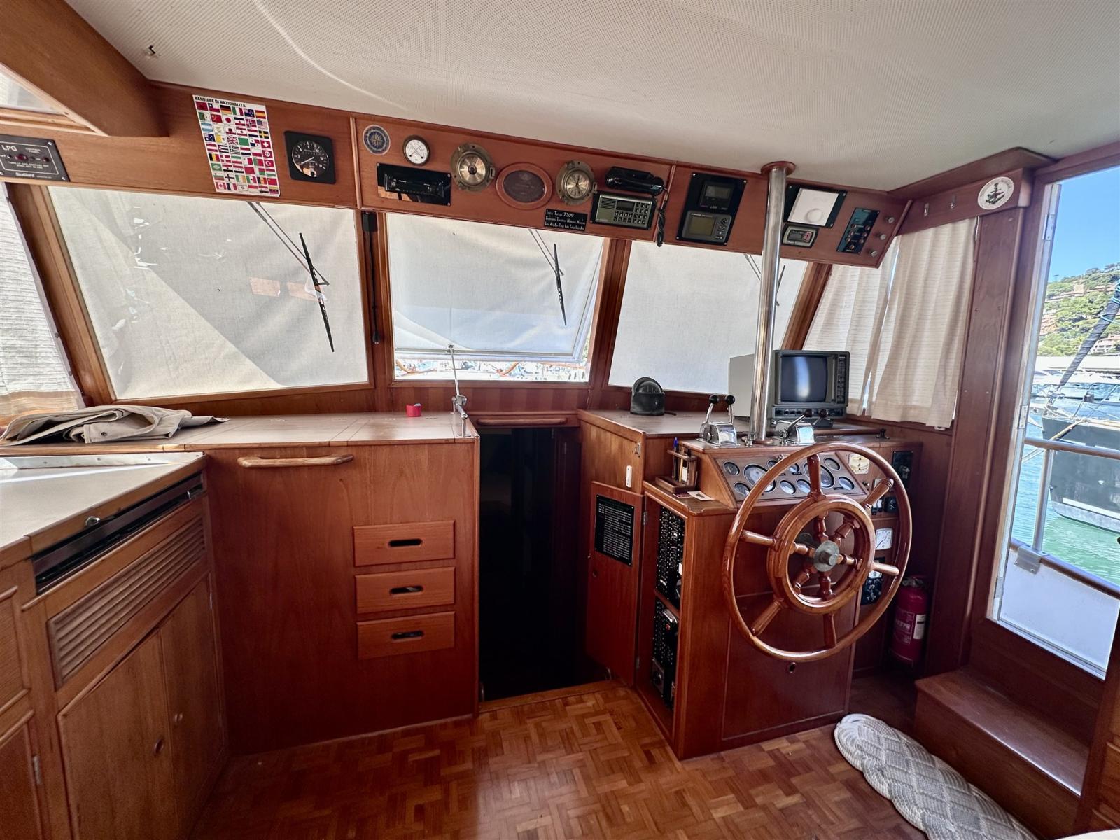 grand banks 46' classic