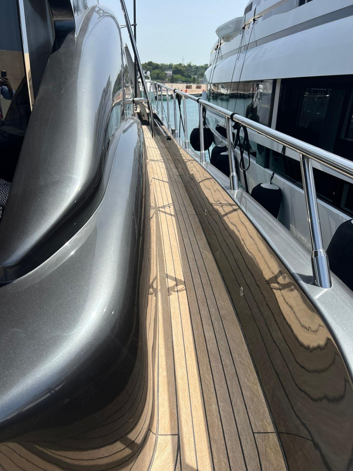 overmarine Mangusta 92