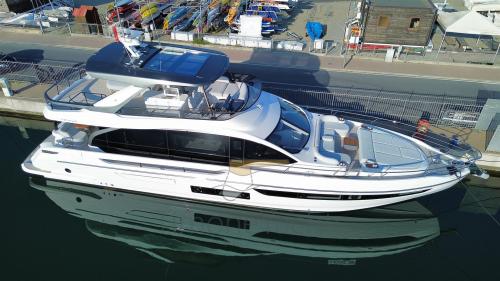 Azimut 72 fly