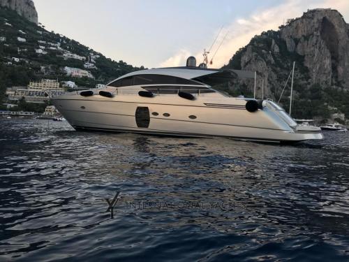 Pershing 64