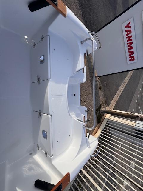 b2 marine Cap ferret 522 open