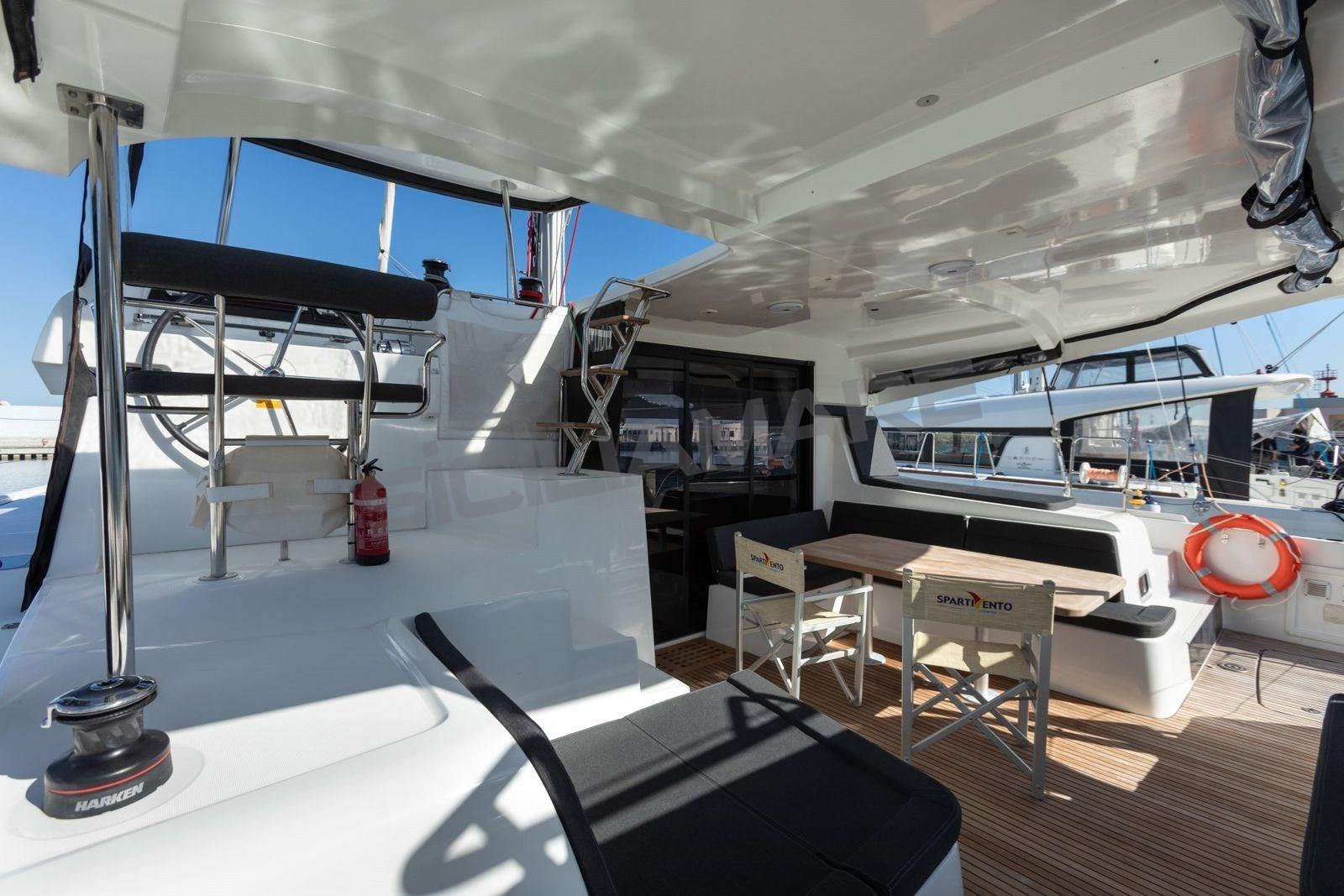 lagoon 42