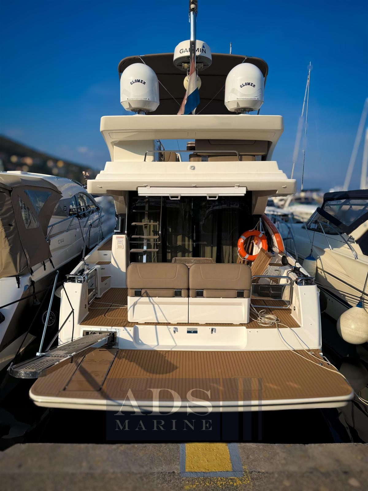 bavaria yachts Virtess 420 fly