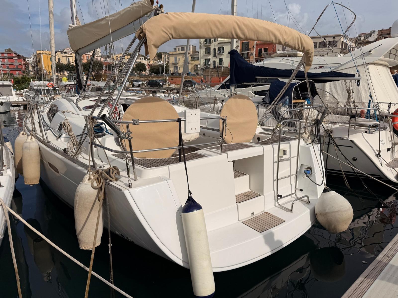 beneteau Oceanis 40