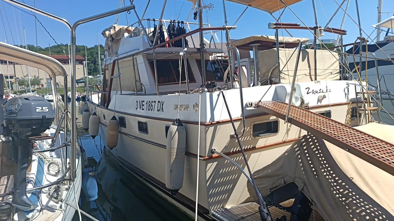 edership Trawler 39