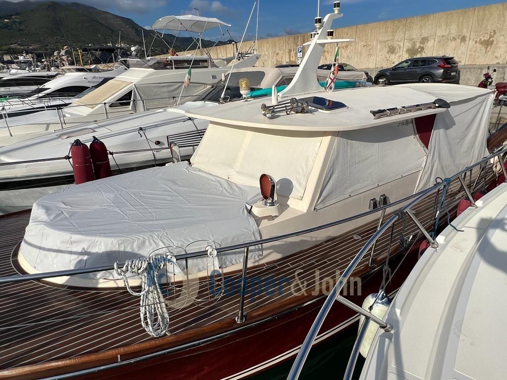 rose island Lobster 38