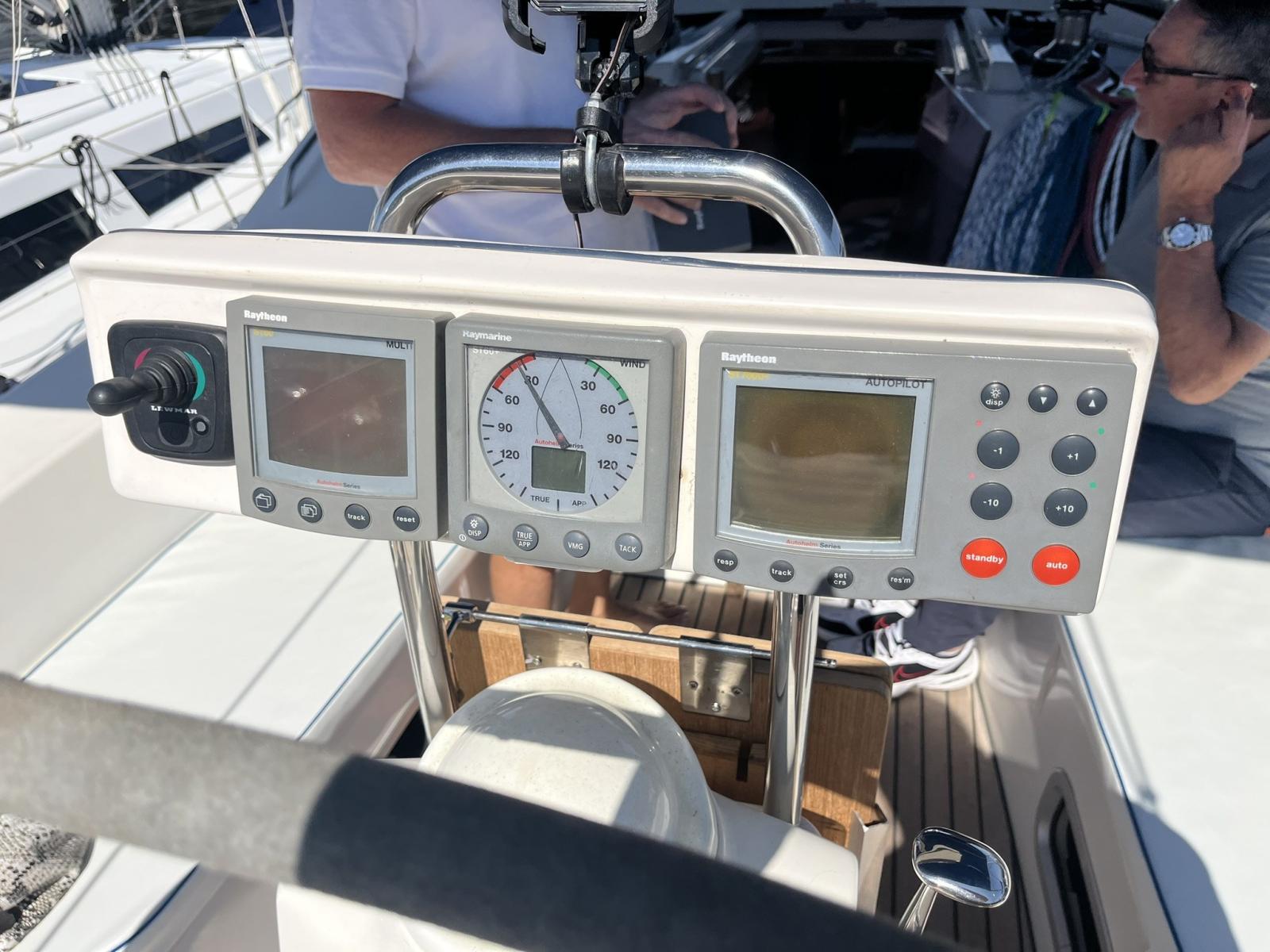 wauquiez 40 pilot saloon