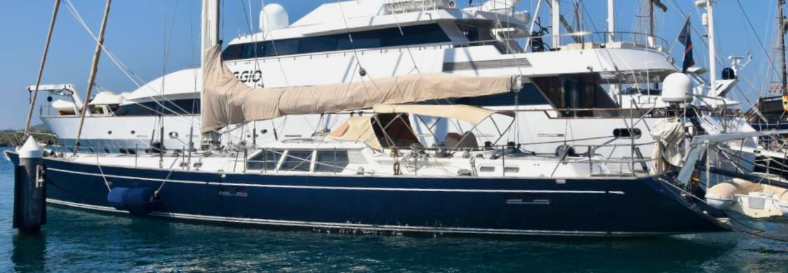 oyster 80 deck saloon