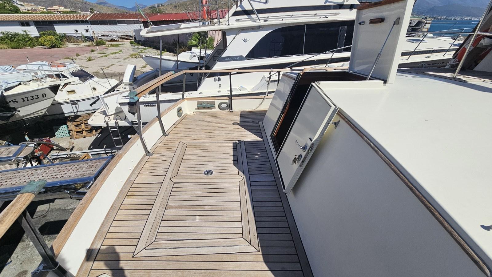 grand banks 42