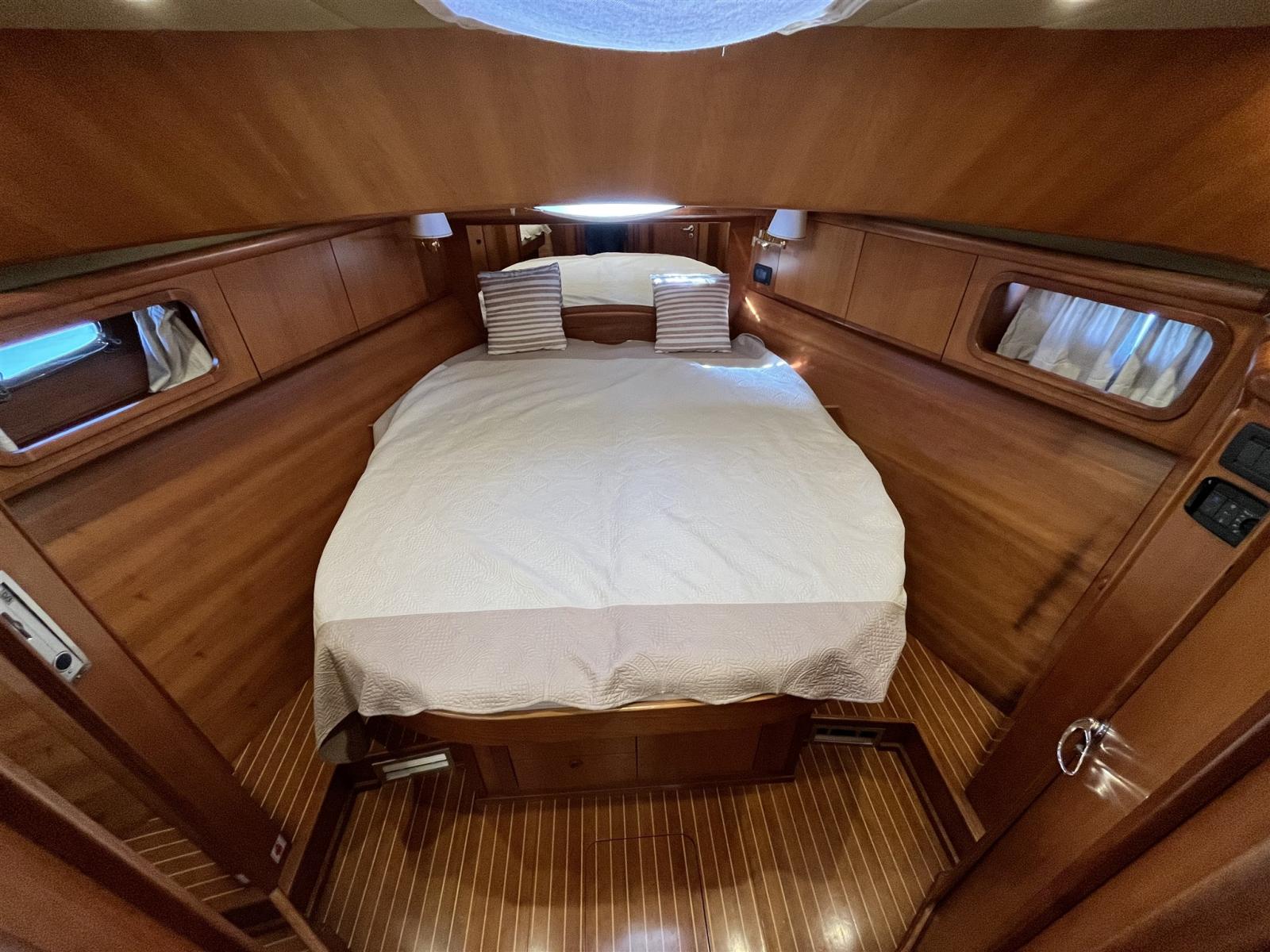 cantieri estensi 440 goldstar fly