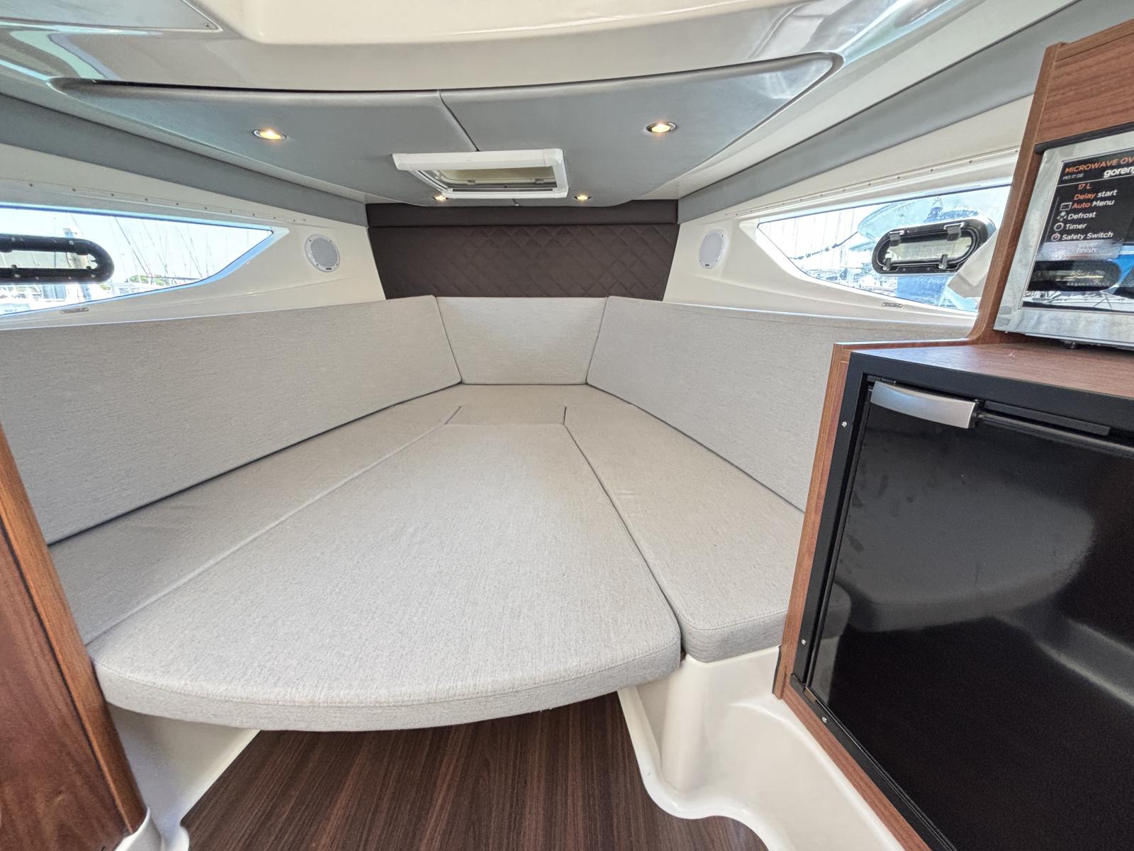 quicksilver 875 sundeck