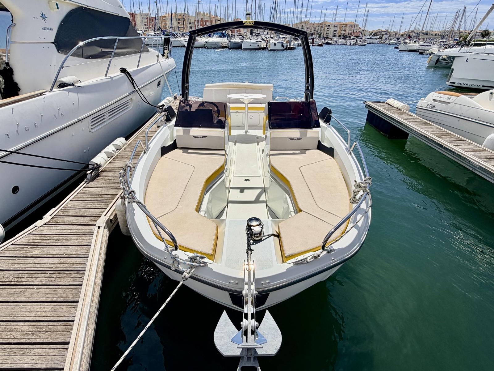 beneteau Flyer 6 Sport Deck