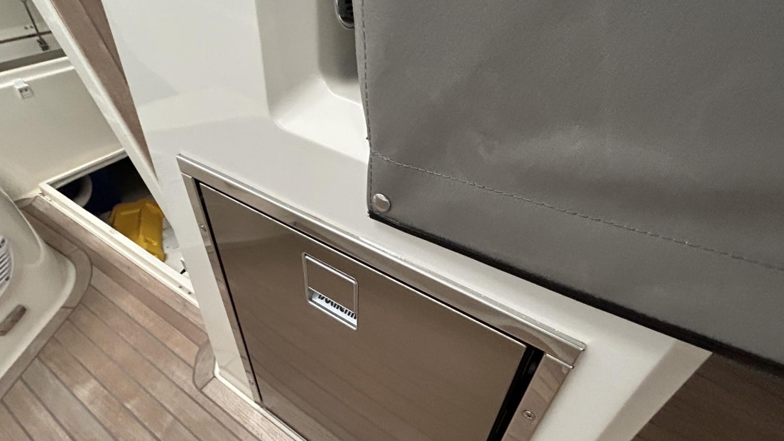 white shark 280 cc evo