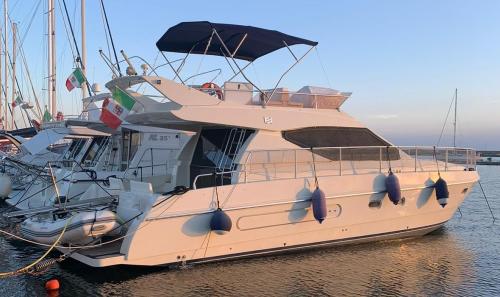 Ferretti yachts 120 fly