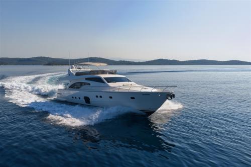 Ferretti yachts 681