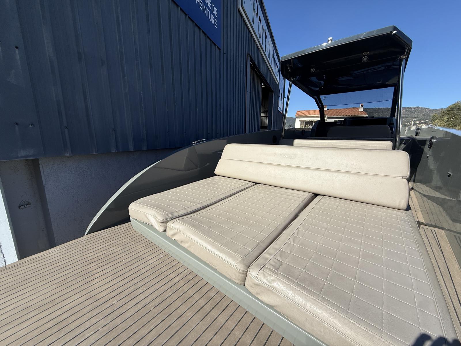 rand boats Escape 30